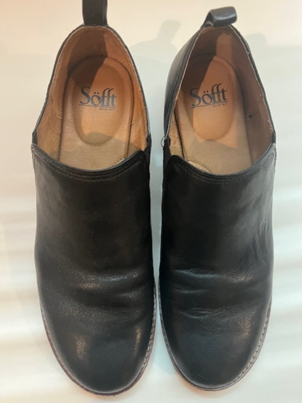 Sofft Black leather slip on Loafers Size 11 women's Comfort shoes.